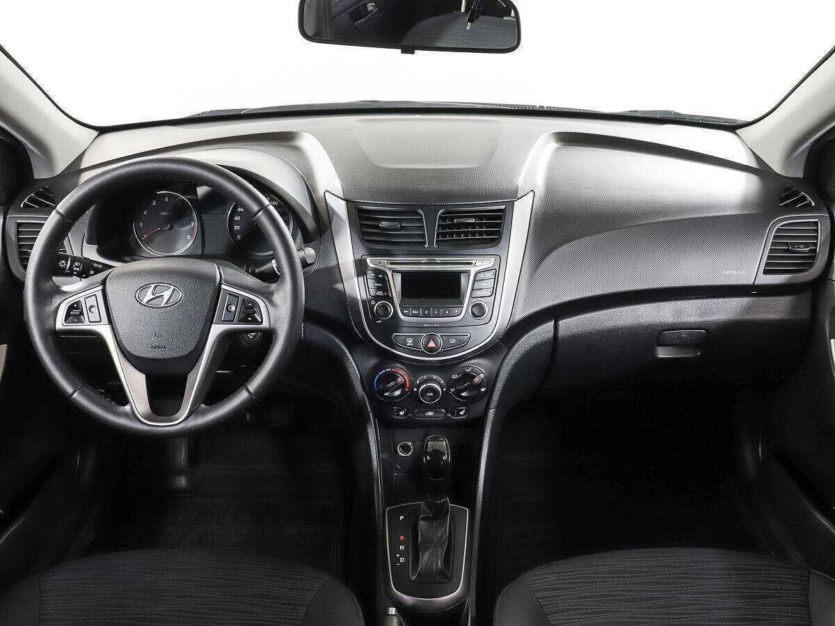 Hyundai Solaris с пробегом — 2014 год. Фото: #11