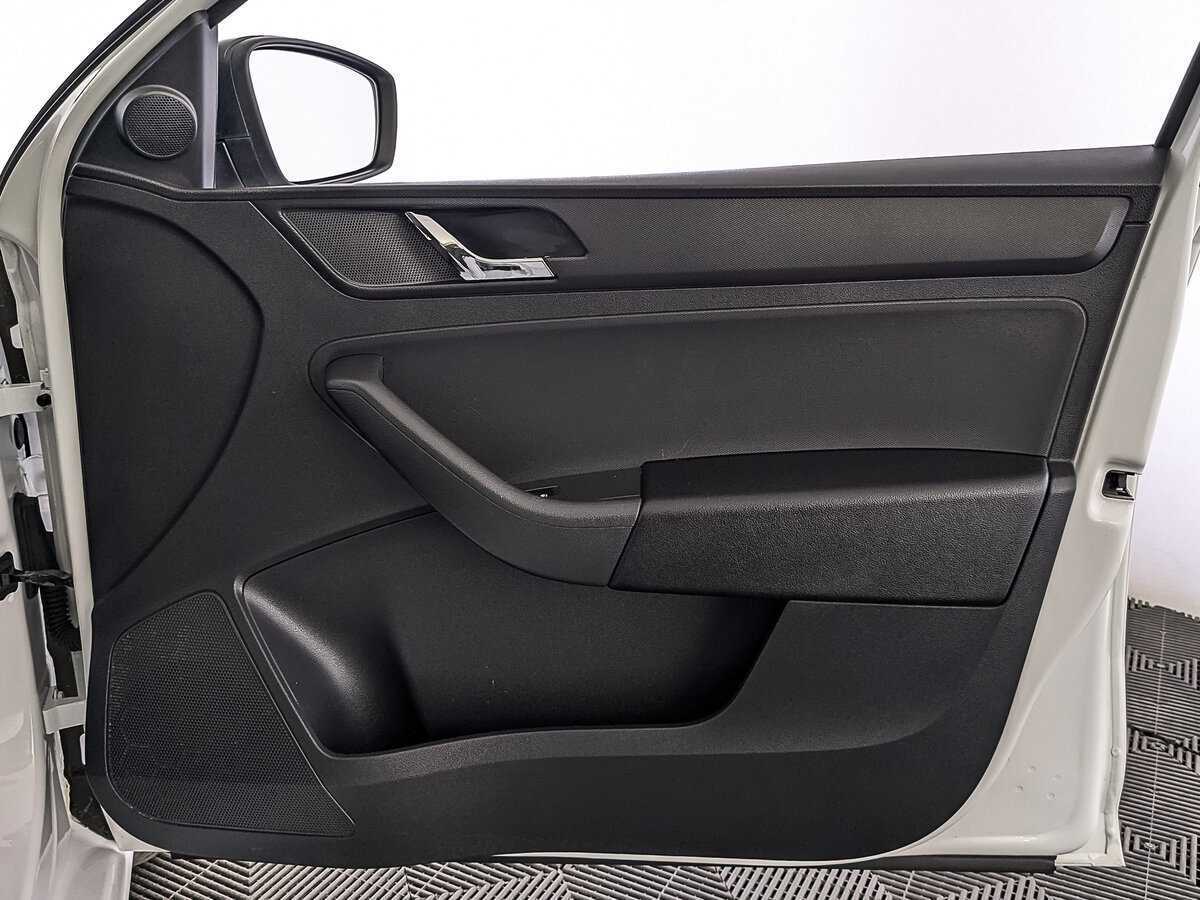 Skoda Rapid с пробегом — 2017 год. Фото: #23