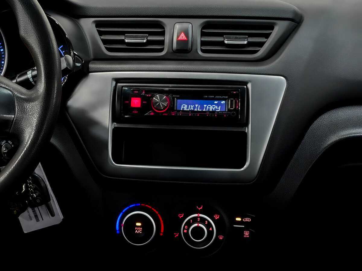 Kia Rio с пробегом — 2013 год. Фото: #14