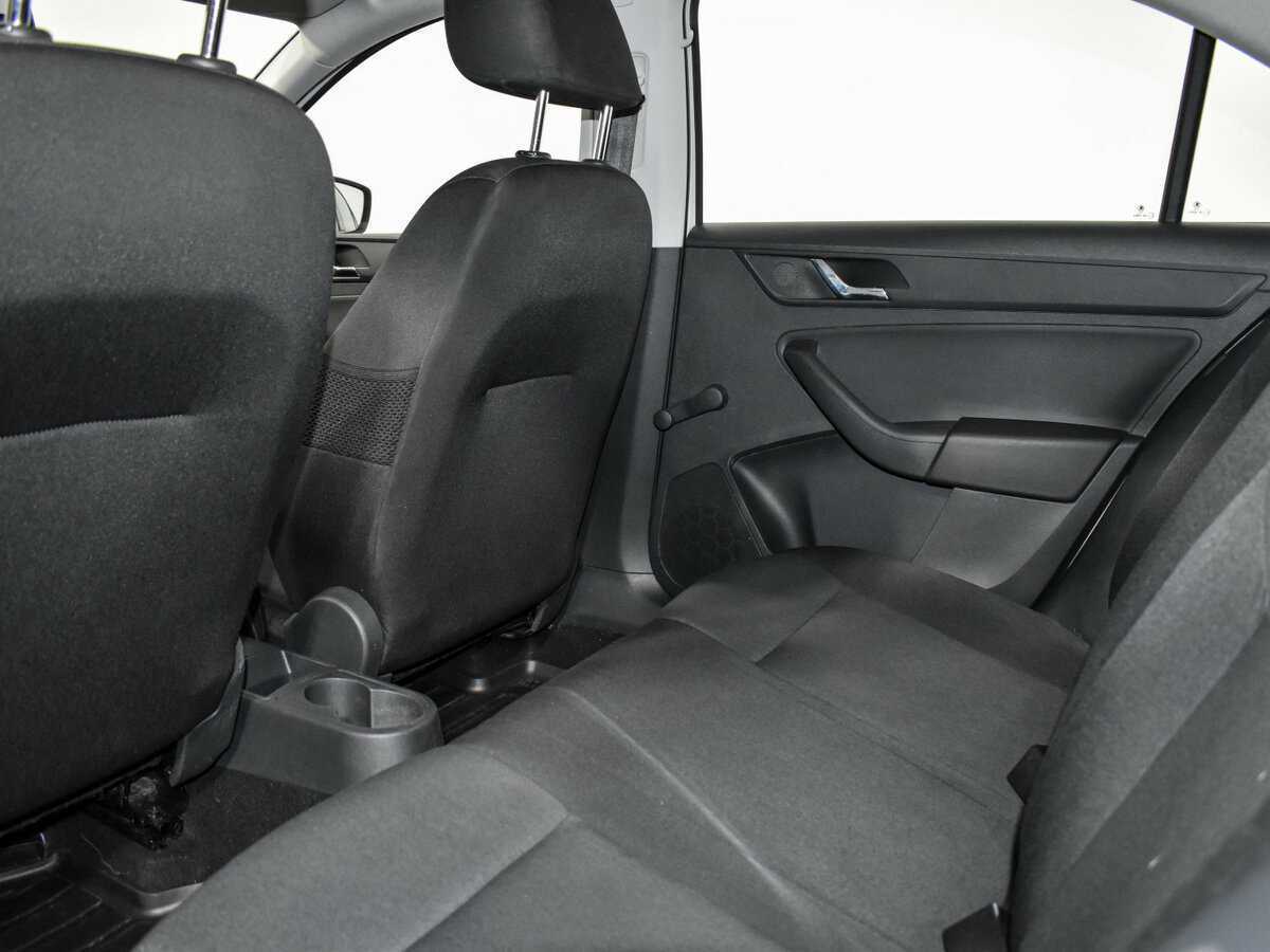 Skoda Rapid с пробегом — 2017 год. Фото: #16