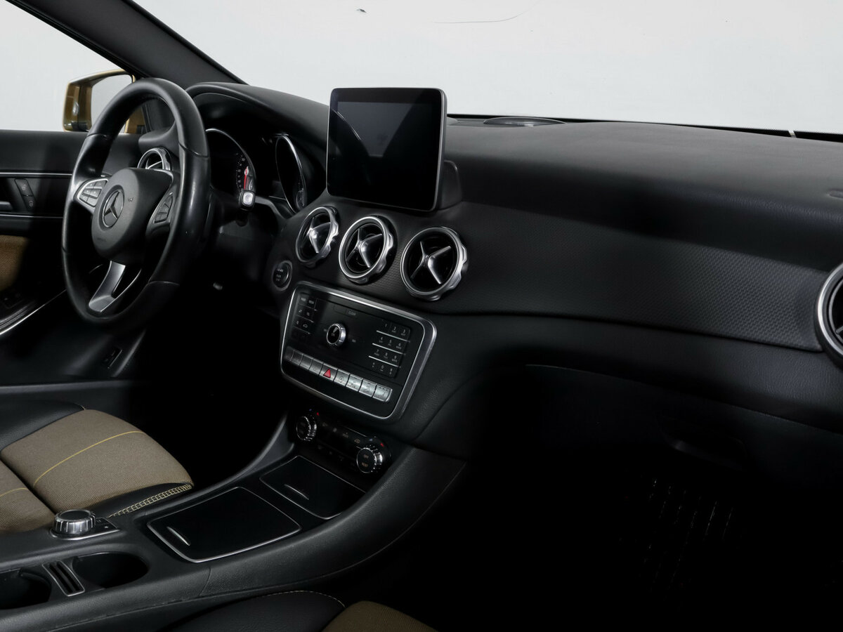 Mercedes-Benz GLA с пробегом — 2017 год. Фото: #8
