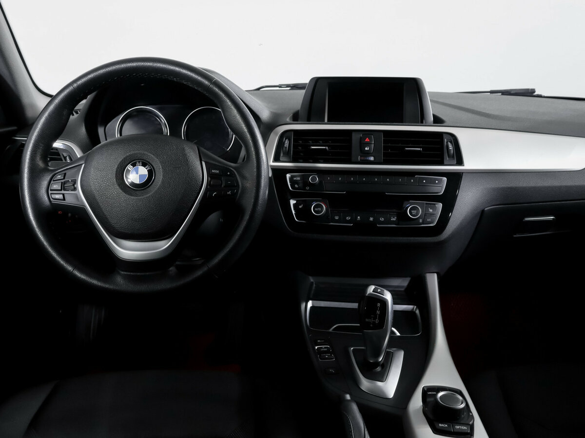 BMW 1 серии с пробегом — 2018 год. Фото: #11