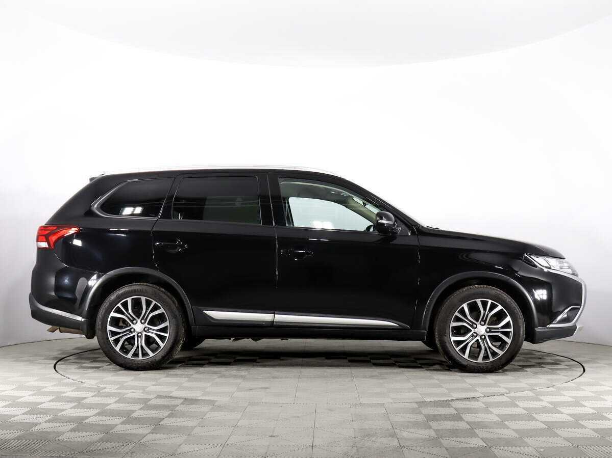Mitsubishi Outlander с пробегом — 2017 год. Фото: #3