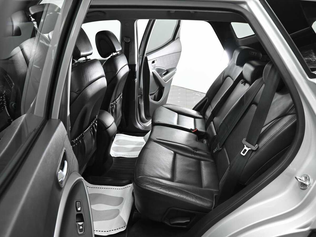Hyundai Santa Fe с пробегом — 2012 год. Фото: #12