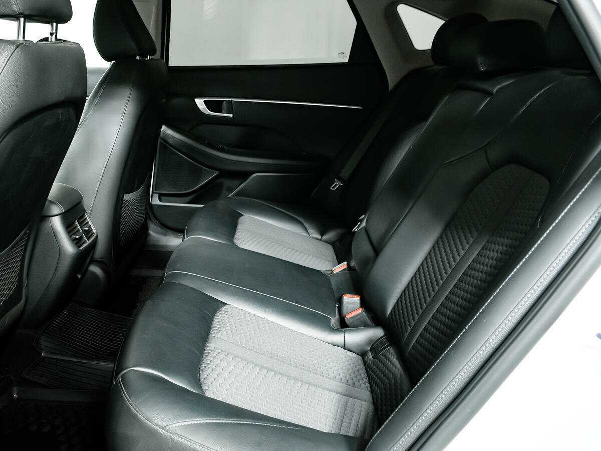 Hyundai Sonata с пробегом — 2022 год. Фото: #11