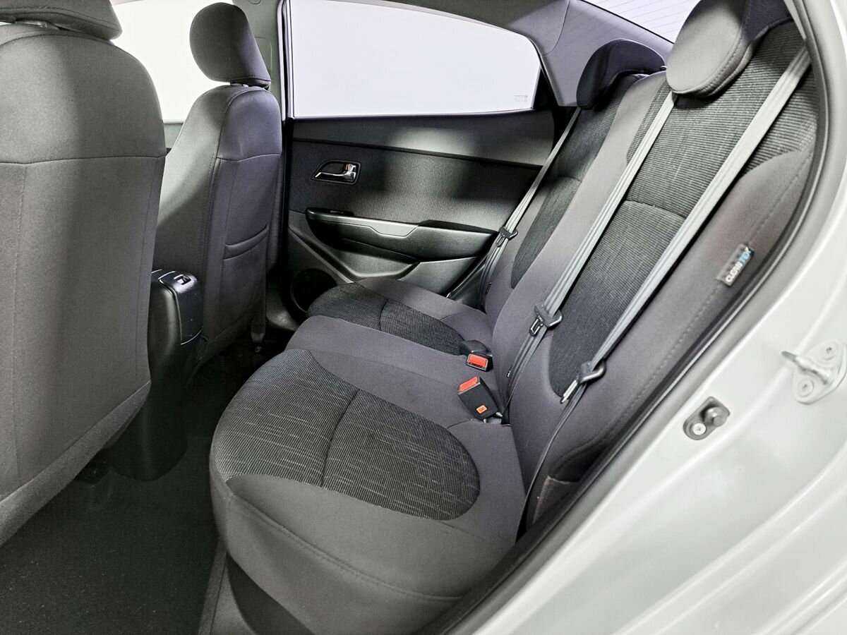 Kia Rio с пробегом — 2012 год. Фото: #9