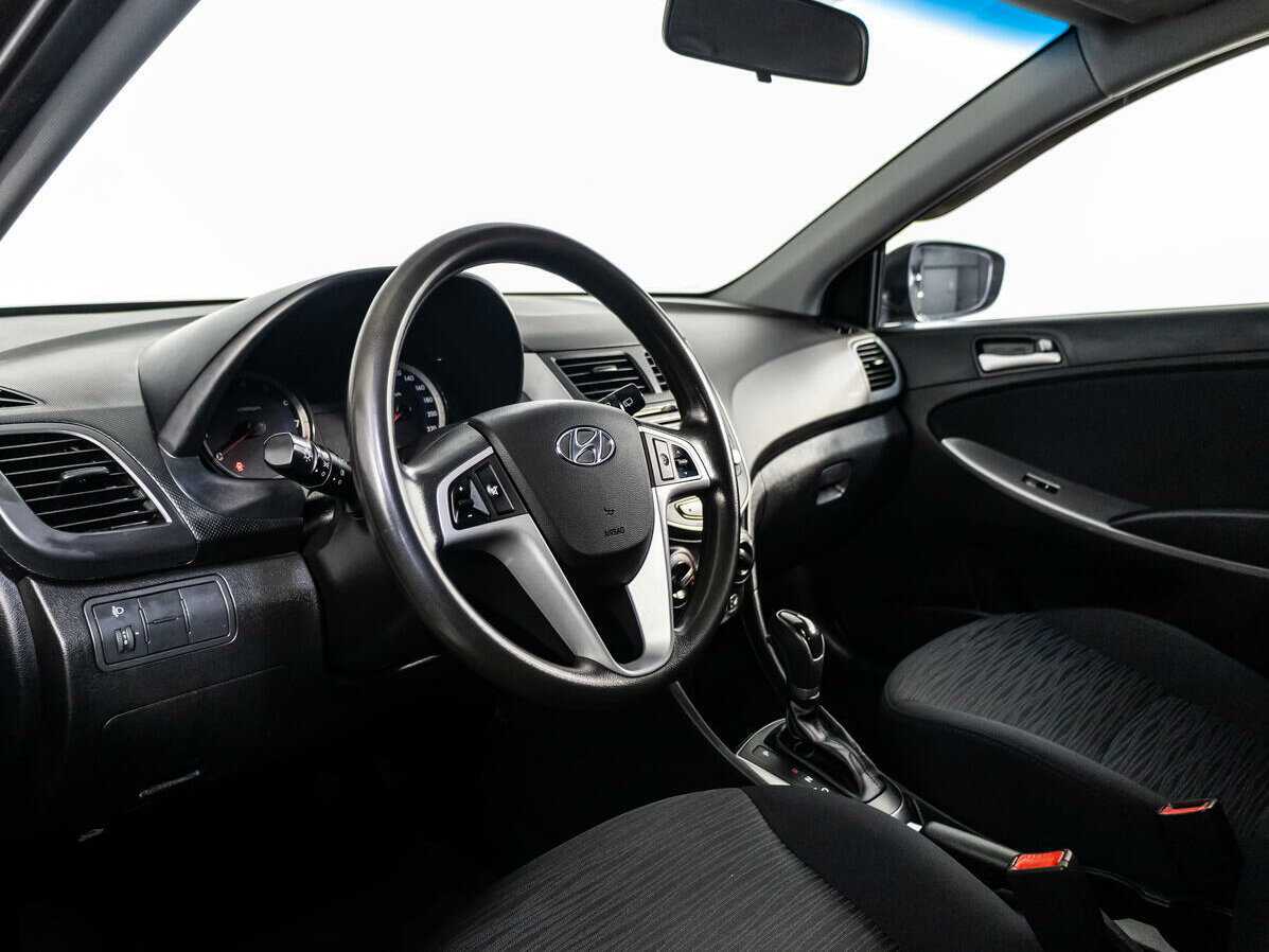 Hyundai Solaris с пробегом — 2014 год. Фото: #10