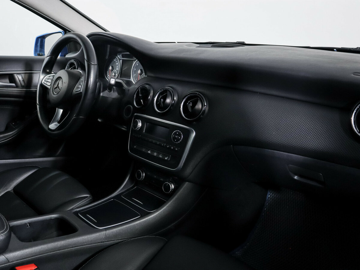 Mercedes-Benz A-Класс с пробегом — 2016 год. Фото: #6