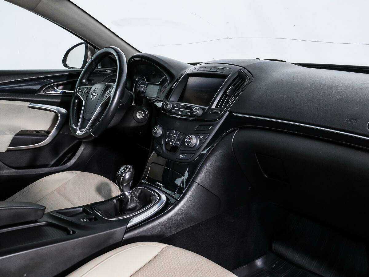 Opel Insignia с пробегом — 2014 год. Фото: #11