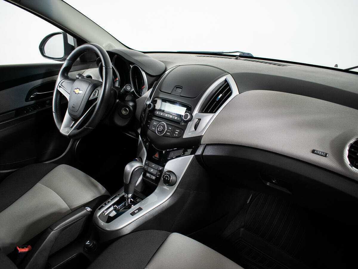 Chevrolet Cruze с пробегом — 2013 год. Фото: #8
