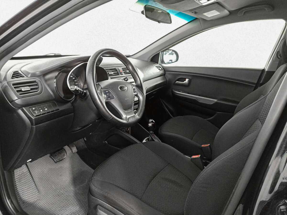Kia Rio с пробегом — 2017 год. Фото: #11