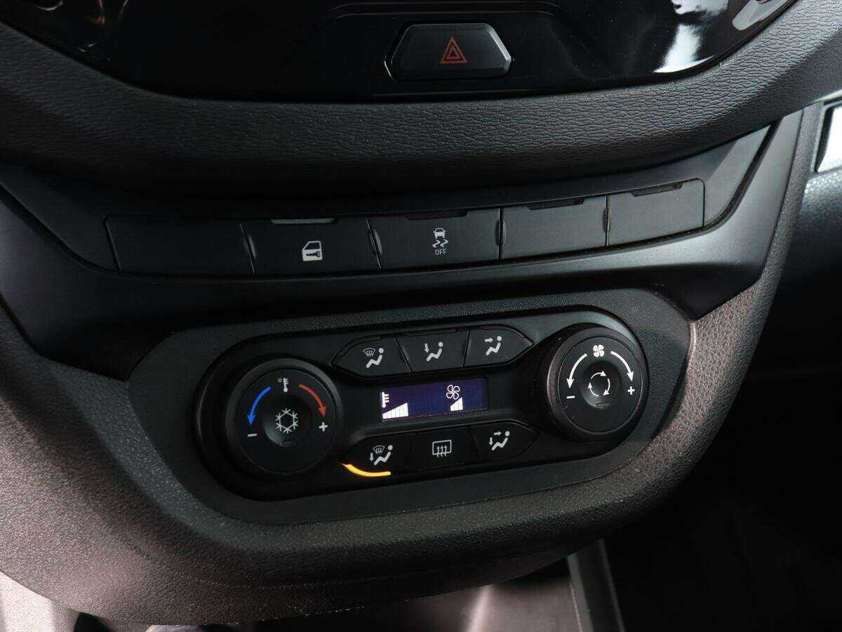 Lada (ВАЗ) Vesta с пробегом — 2021 год. Фото: #13