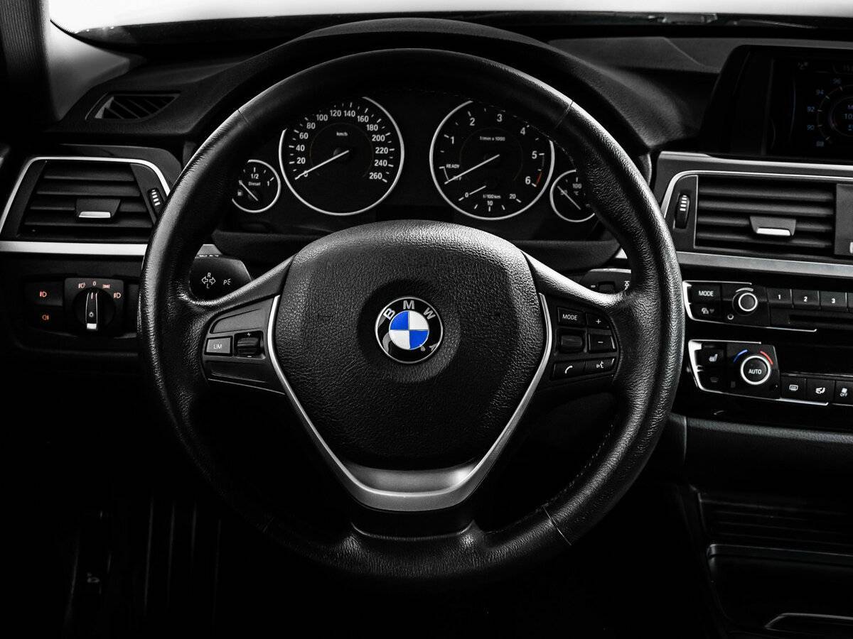 BMW 3 серии с пробегом — 2016 год. Фото: #11