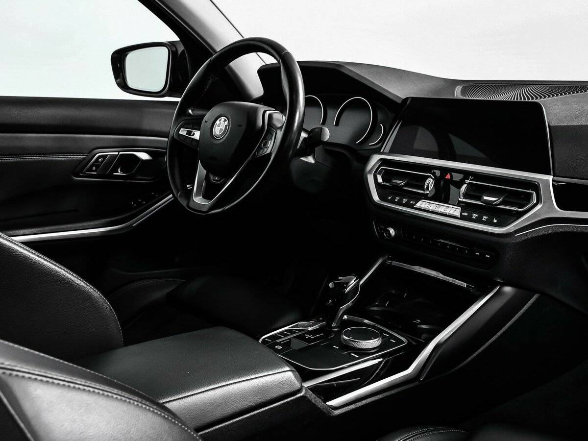 BMW 3 серии с пробегом — 2019 год. Фото: #8
