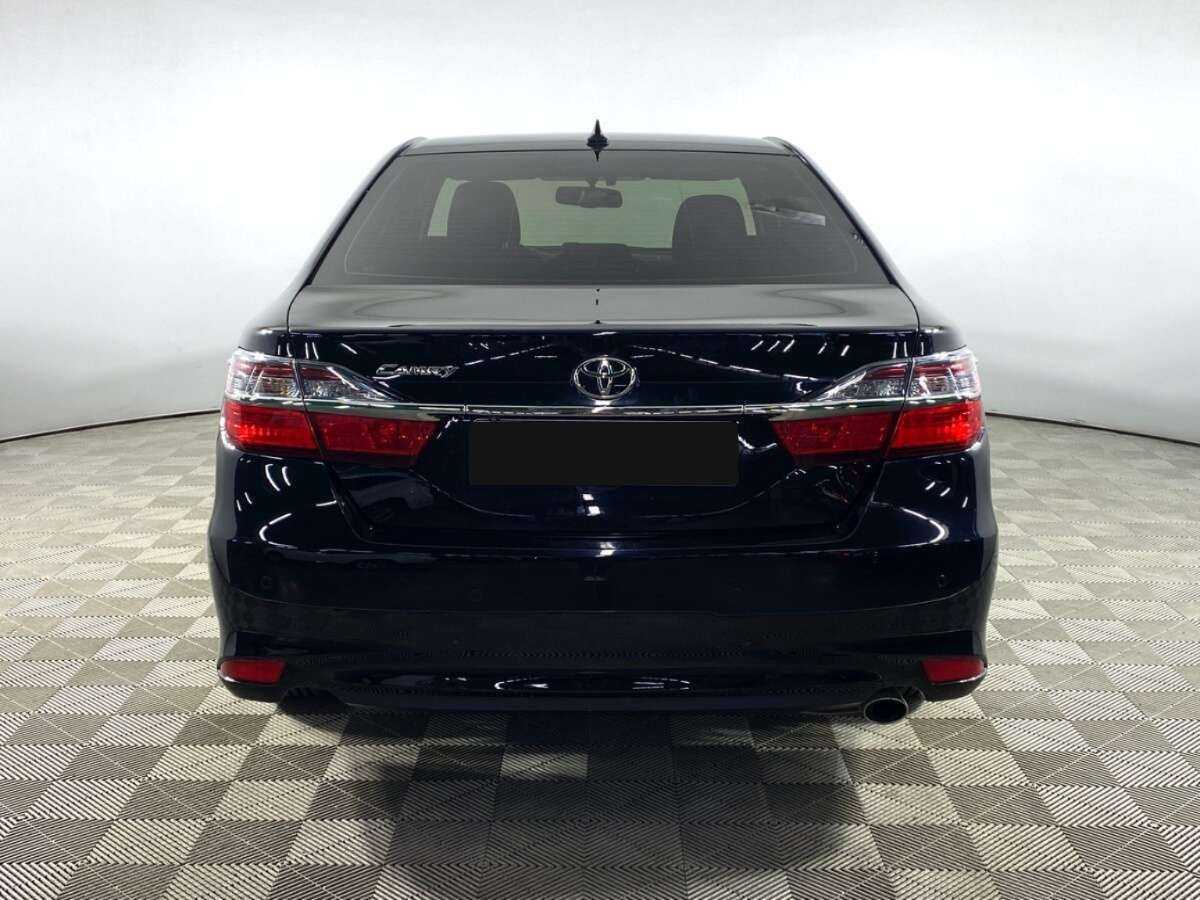 Toyota Camry с пробегом — 2017 год. Фото: #5