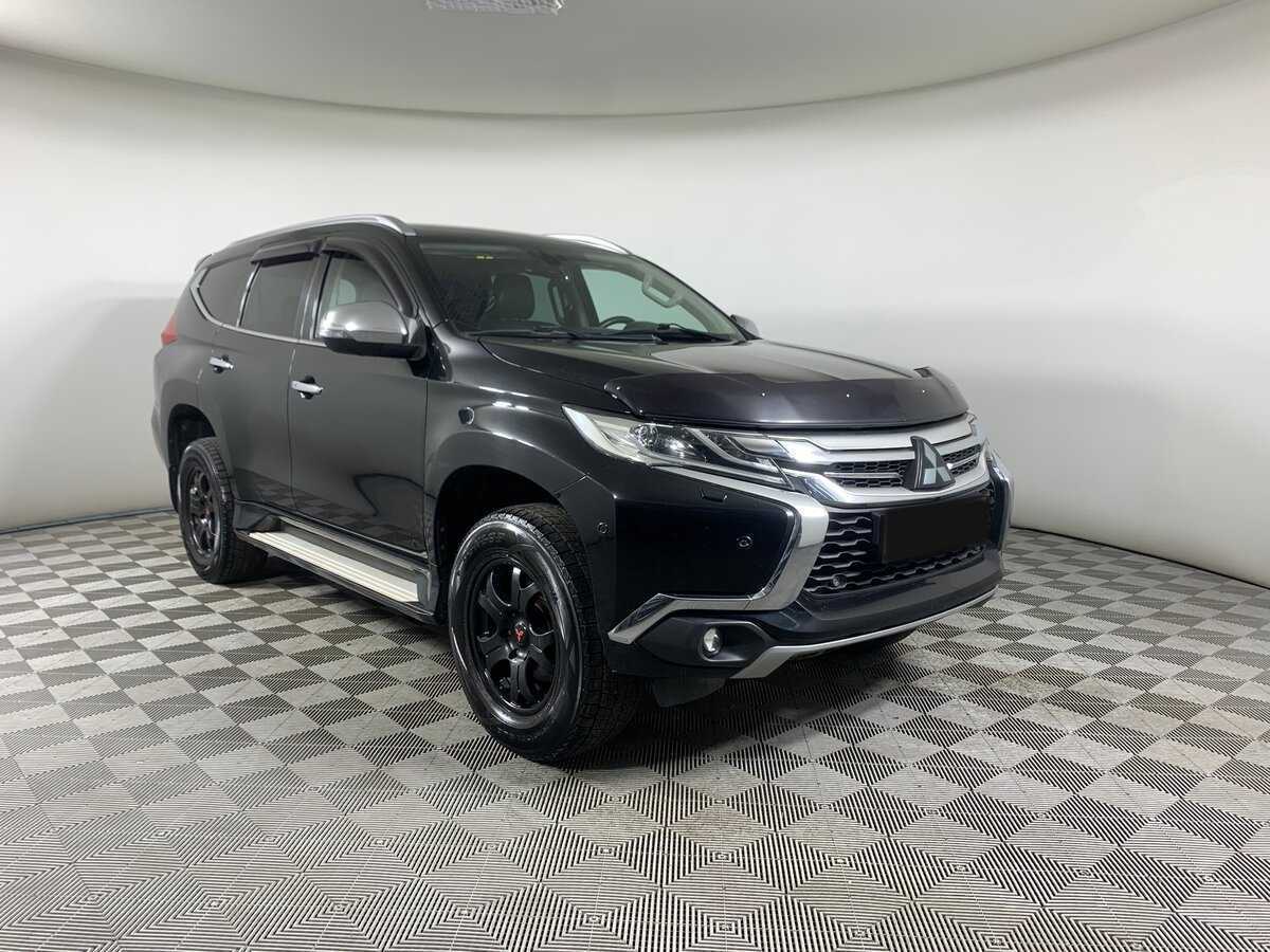 Mitsubishi Pajero Sport с пробегом — 2017 год. Фото: #2