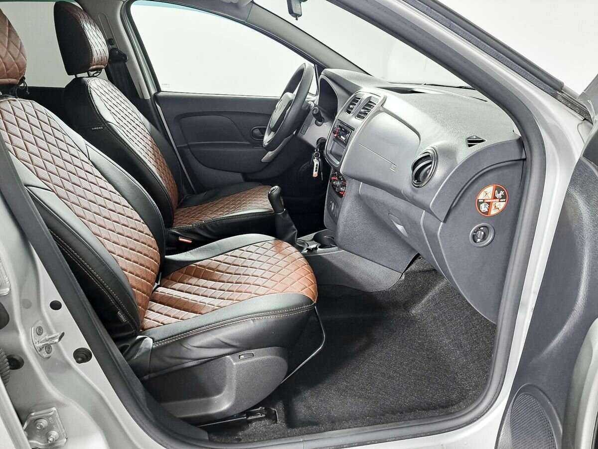 Renault Sandero с пробегом — 2018 год. Фото: #8