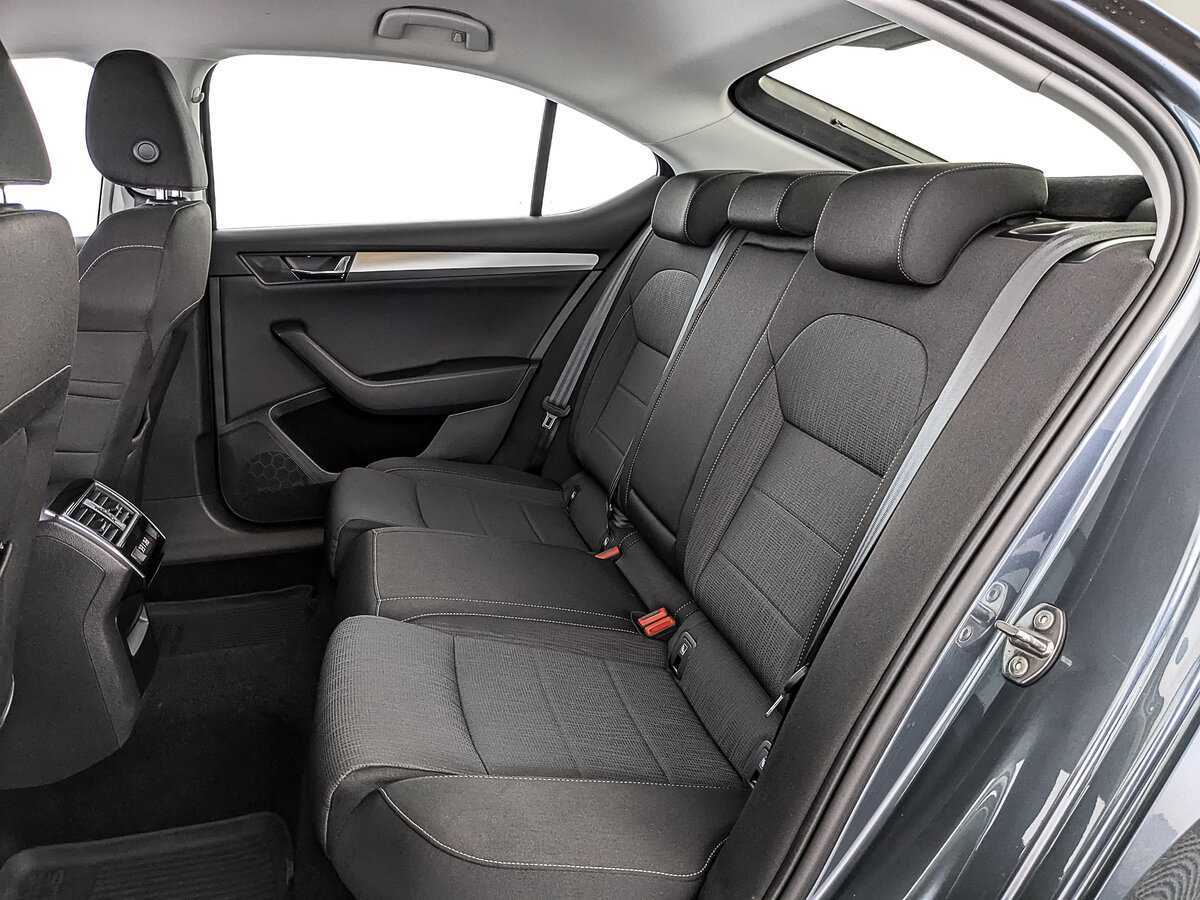 Skoda Superb с пробегом — 2019 год. Фото: #16