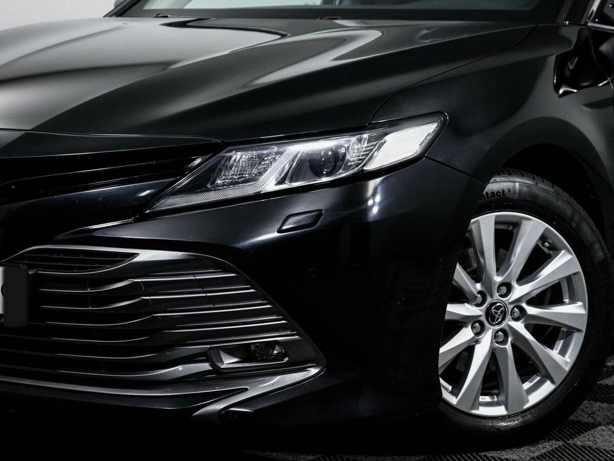 Toyota Camry с пробегом — 2018 год. Фото: #16