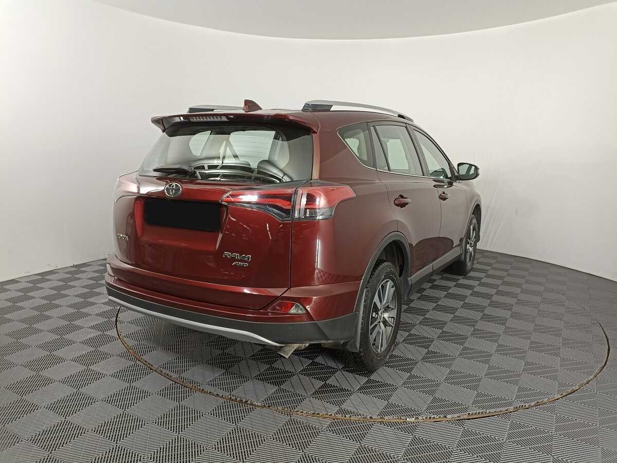 Toyota RAV4 с пробегом — 2018 год. Фото: #4