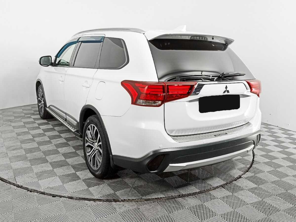 Mitsubishi Outlander с пробегом — 2018 год. Фото: #6