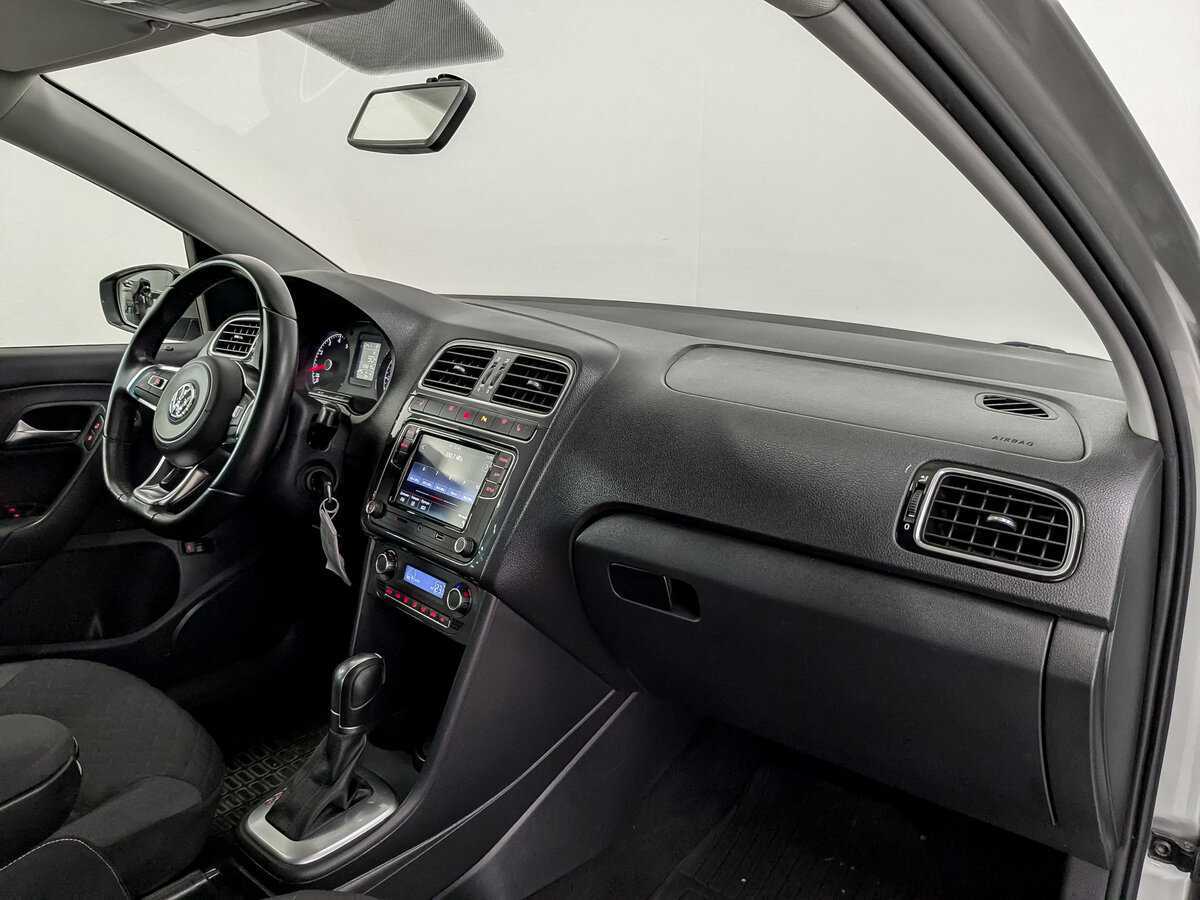 Volkswagen Polo с пробегом — 2018 год. Фото: #10