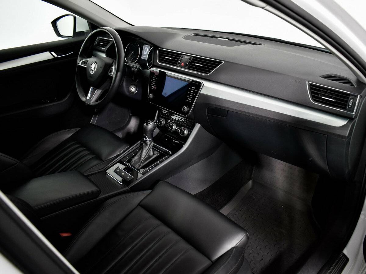 Skoda Superb с пробегом — 2018 год. Фото: #10