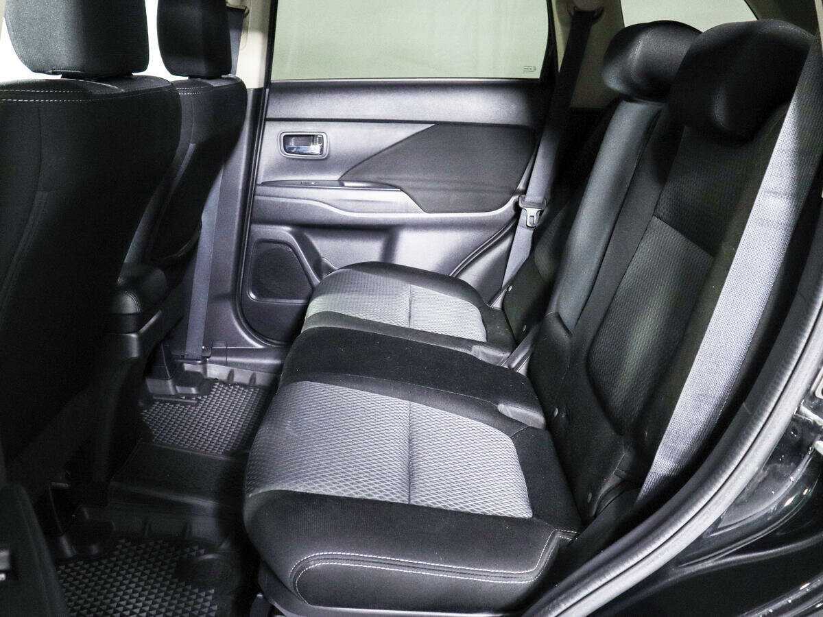 Mitsubishi Outlander с пробегом — 2016 год. Фото: #9