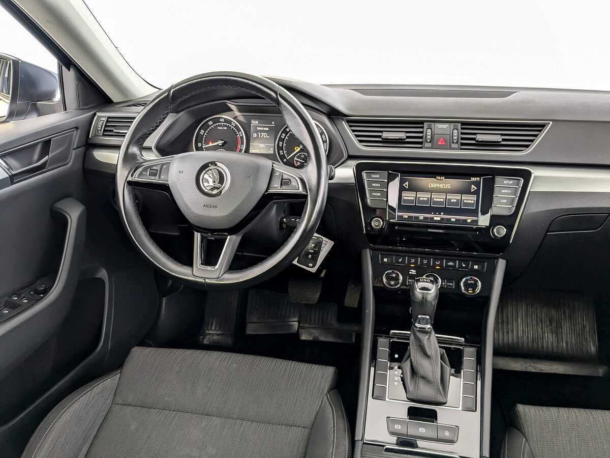 Skoda Superb с пробегом — 2019 год. Фото: #25