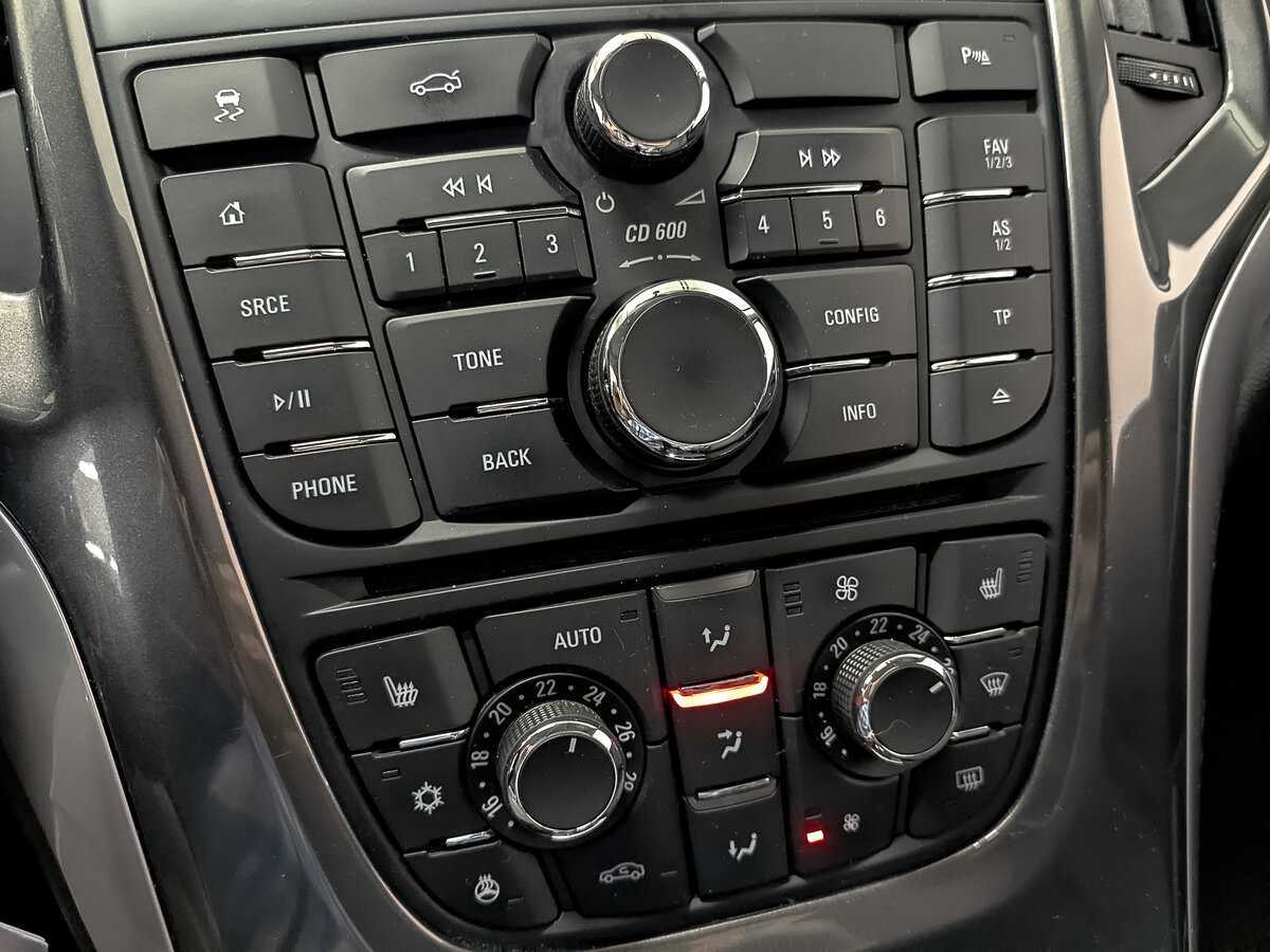 Opel Astra с пробегом — 2014 год. Фото: #23