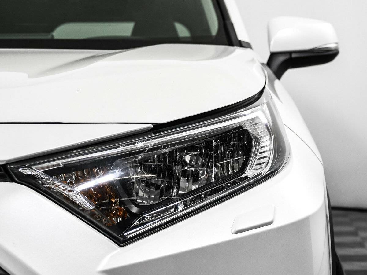 Toyota RAV4 с пробегом — 2021 год. Фото: #14