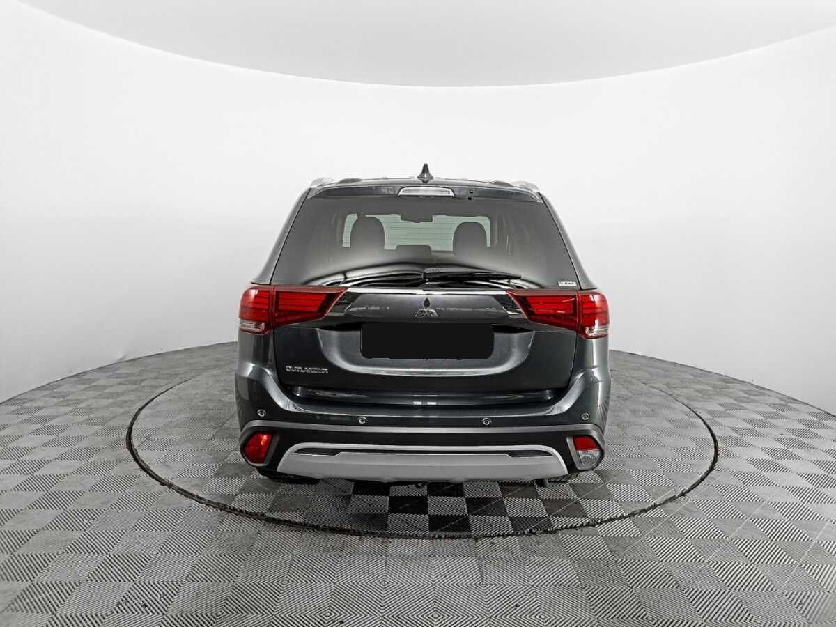 Mitsubishi Outlander с пробегом — 2021 год. Фото: #5