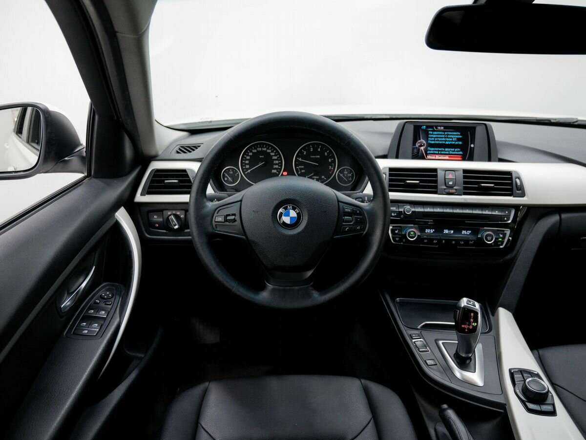 BMW 3 серии с пробегом — 2016 год. Фото: #10