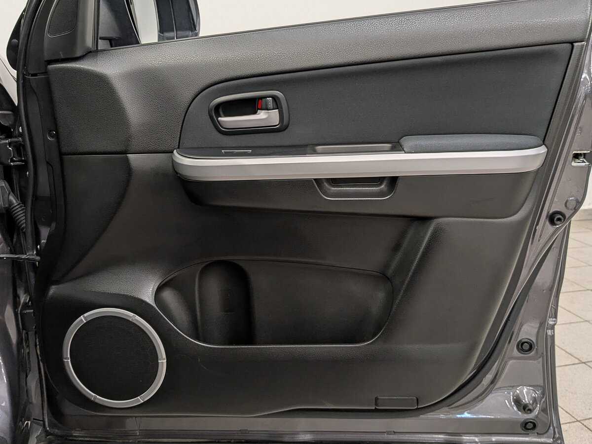 Suzuki Grand Vitara с пробегом — 2013 год. Фото: #24