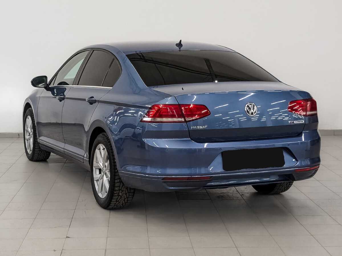 Volkswagen Passat с пробегом — 2015 год. Фото: #6