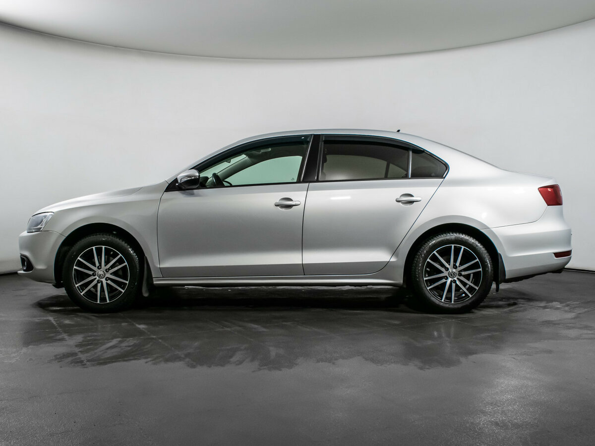 Volkswagen Jetta с пробегом — 2012 год. Фото: #7