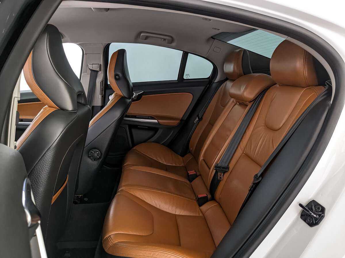 Volvo S60 с пробегом — 2012 год. Фото: #15