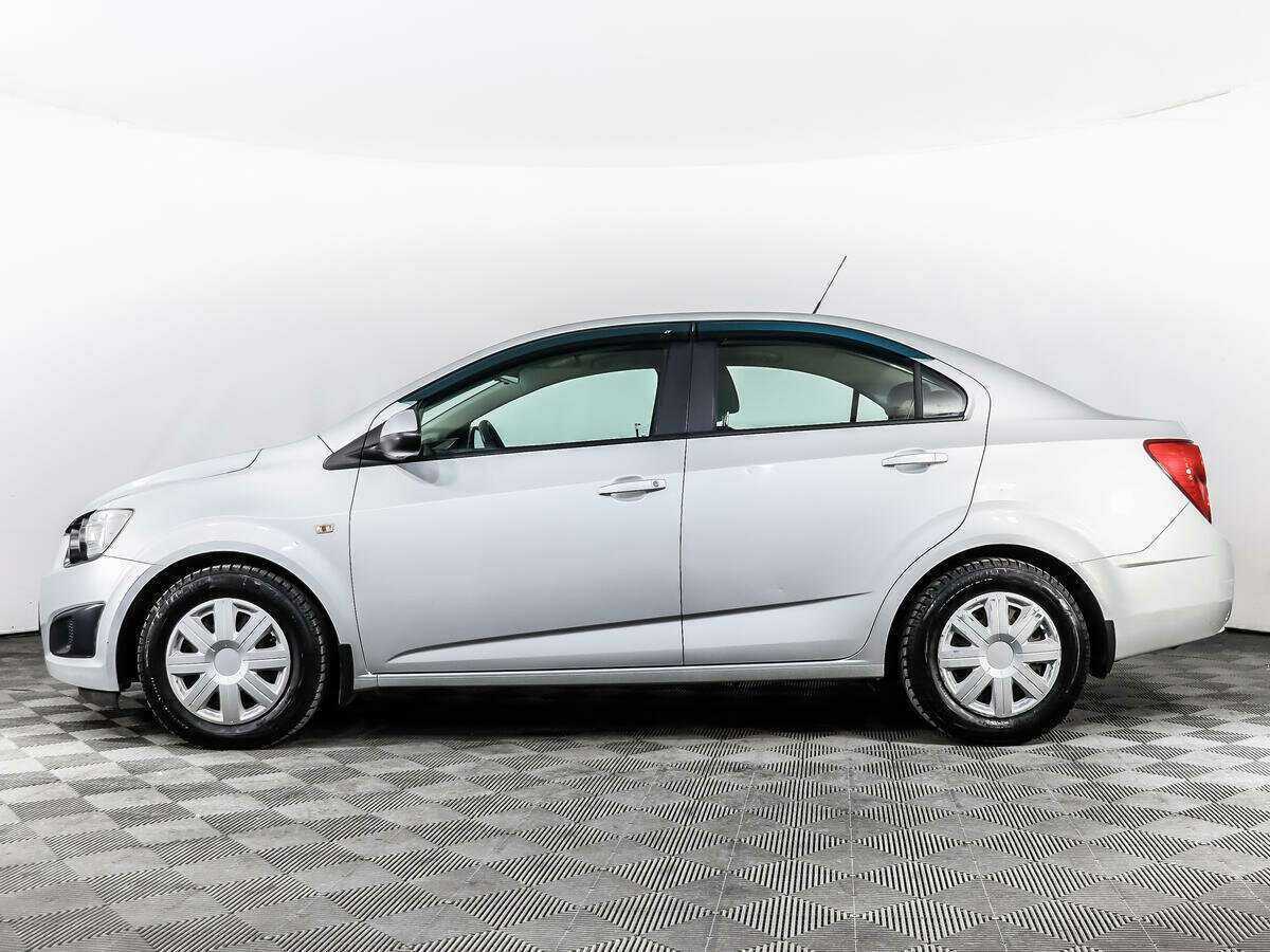 Chevrolet Aveo с пробегом — 2013 год. Фото: #7