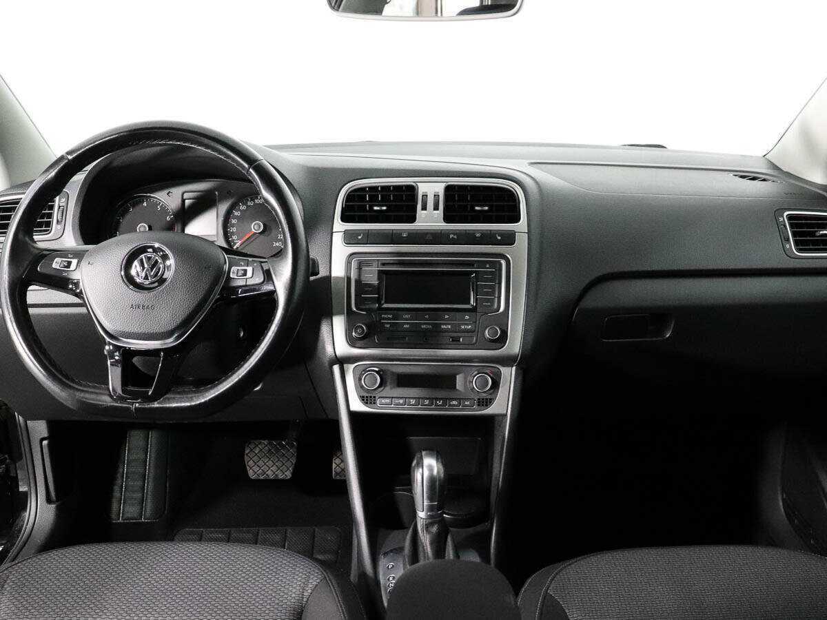 Volkswagen Polo с пробегом — 2017 год. Фото: #12