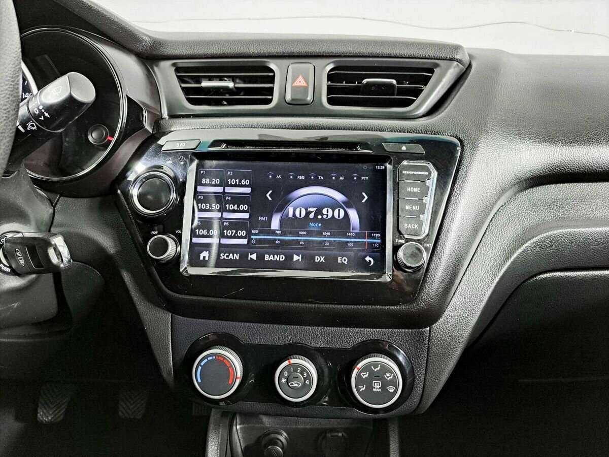 Kia Rio с пробегом — 2015 год. Фото: #12