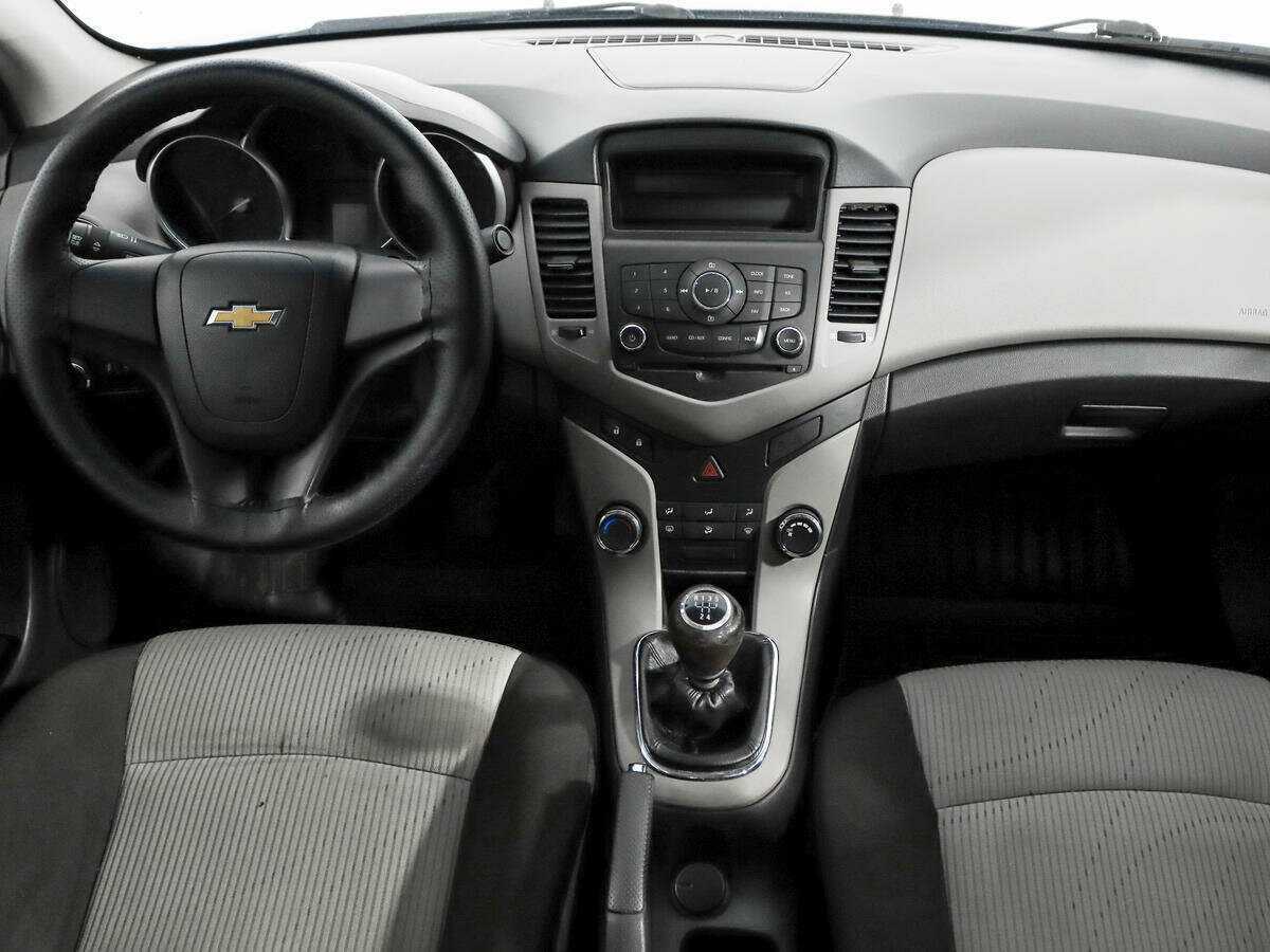 Chevrolet Cruze с пробегом — 2012 год. Фото: #11