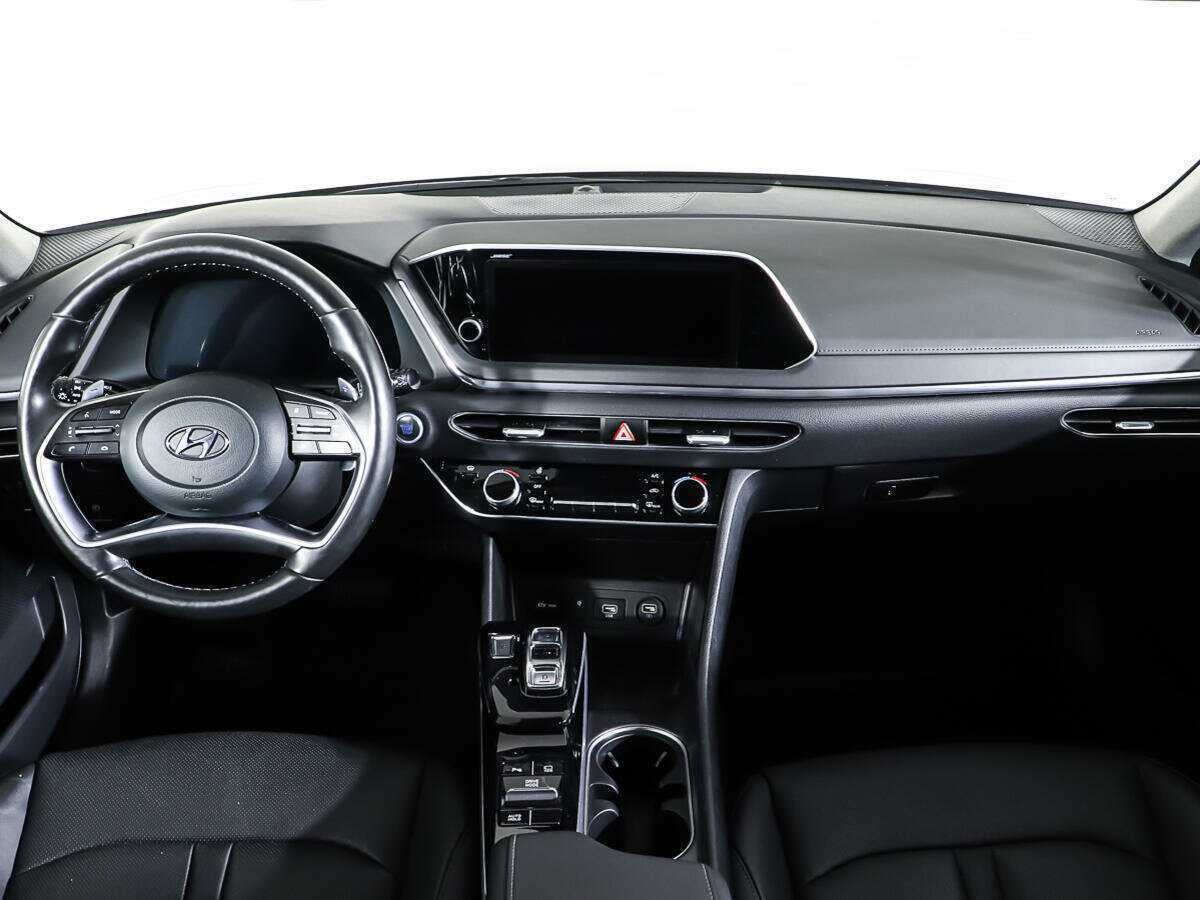 Hyundai Sonata с пробегом — 2022 год. Фото: #10