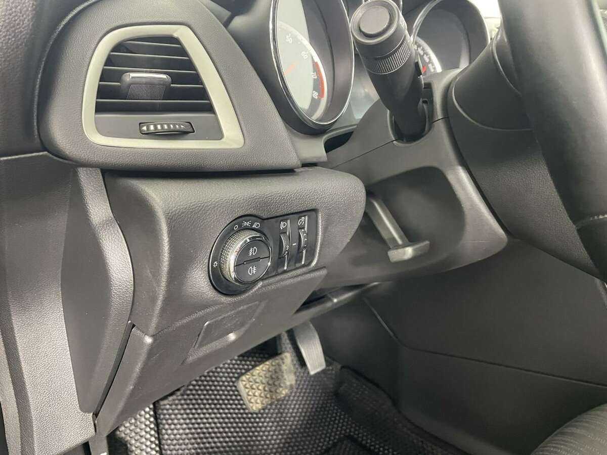 Opel Astra с пробегом — 2012 год. Фото: #8