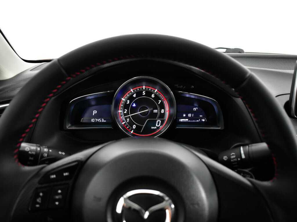 Mazda 3 с пробегом — 2014 год. Фото: #10