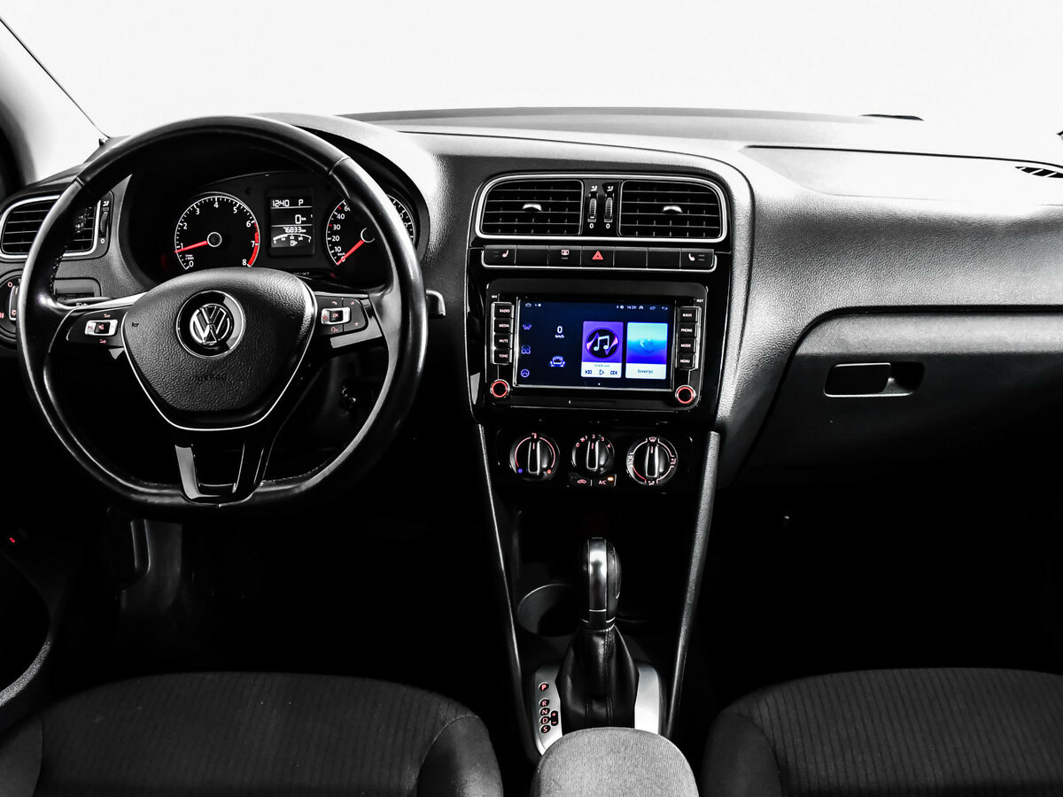 Volkswagen Polo с пробегом — 2017 год. Фото: #9