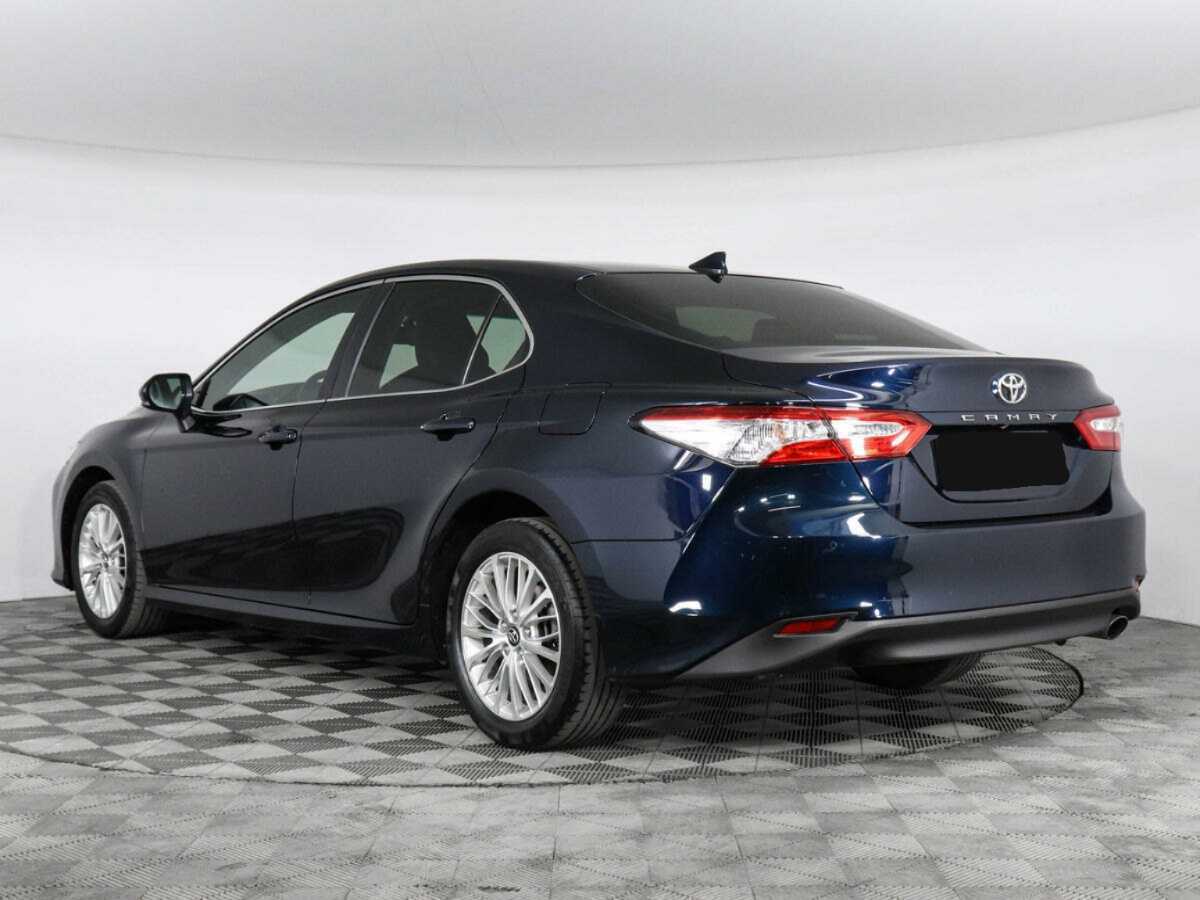 Toyota Camry с пробегом — 2018 год. Фото: #6