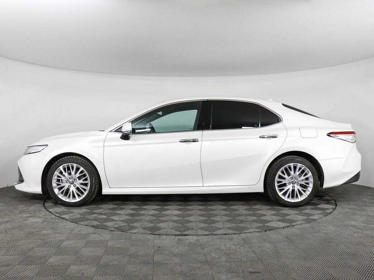 Toyota Camry с пробегом — 2020 год. Фото: #7