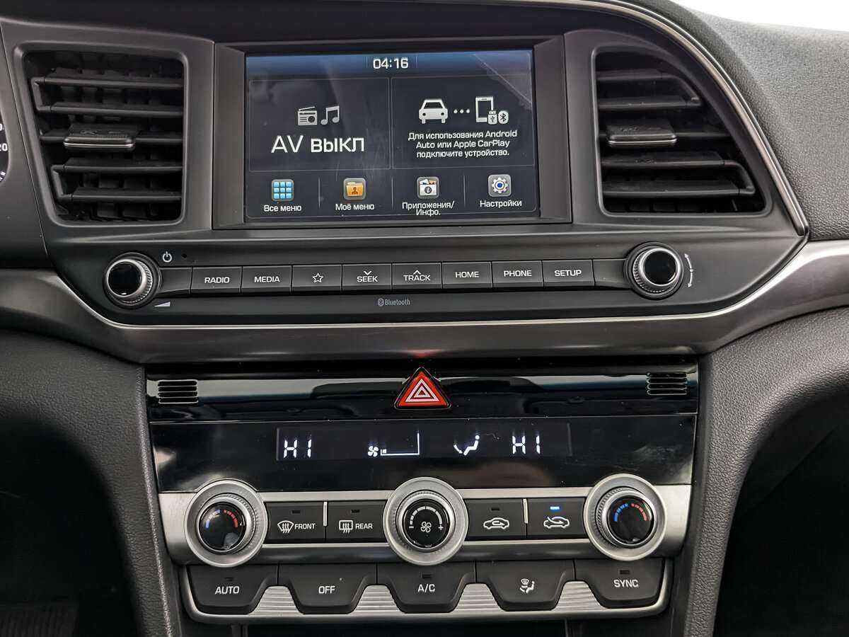 Hyundai Elantra с пробегом — 2020 год. Фото: #12