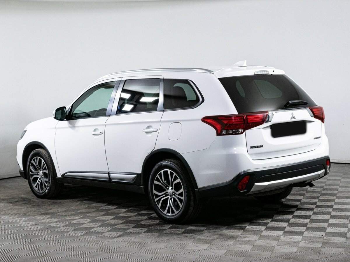 Mitsubishi Outlander с пробегом — 2018 год. Фото: #6