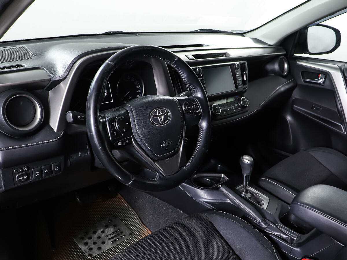 Toyota RAV4 с пробегом — 2019 год. Фото: #14